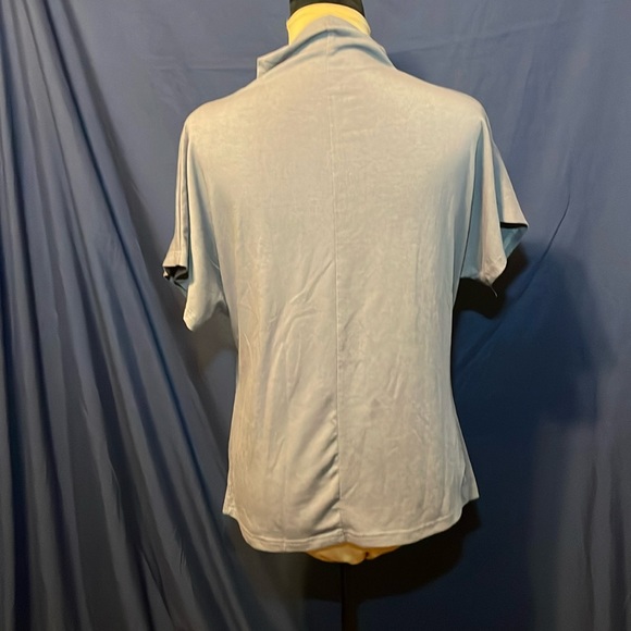 Roliyen Medium mock low turtleneck top - Picture 2 of 3